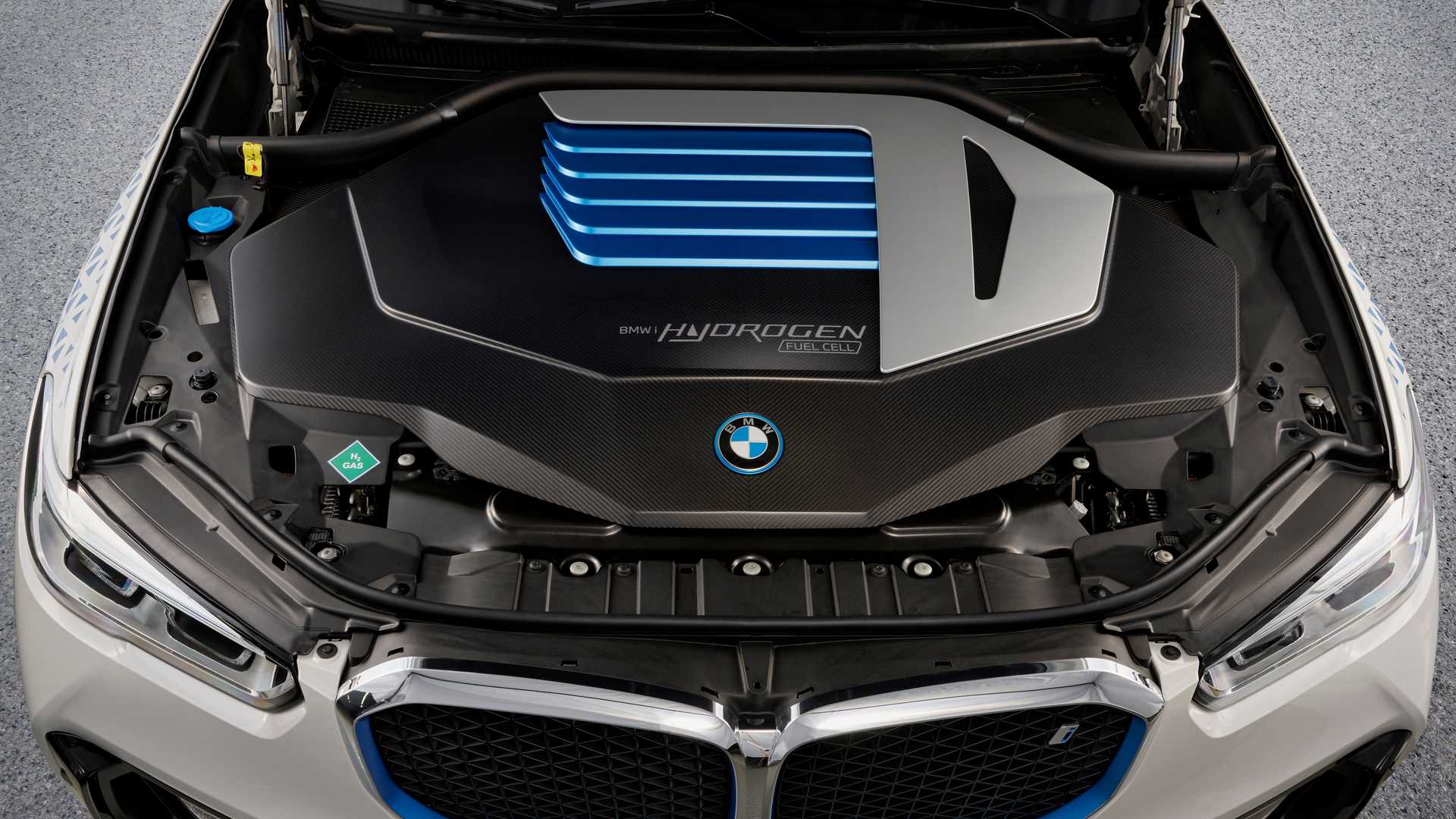 BMW rozpoczyna produkcję ogniw wodorowych i nawiązuje współpracę z Toyotą